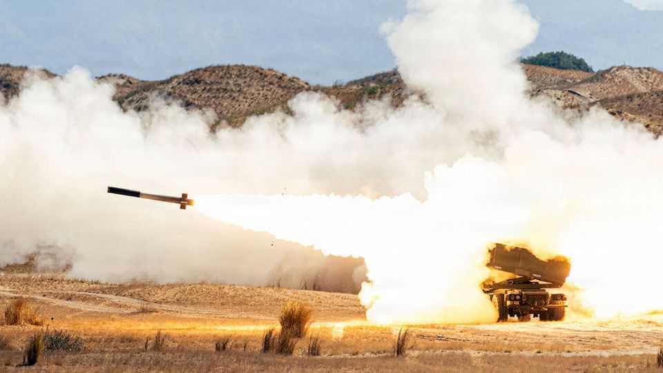 America is massing troops near Taiwan to deter troublemaking by China