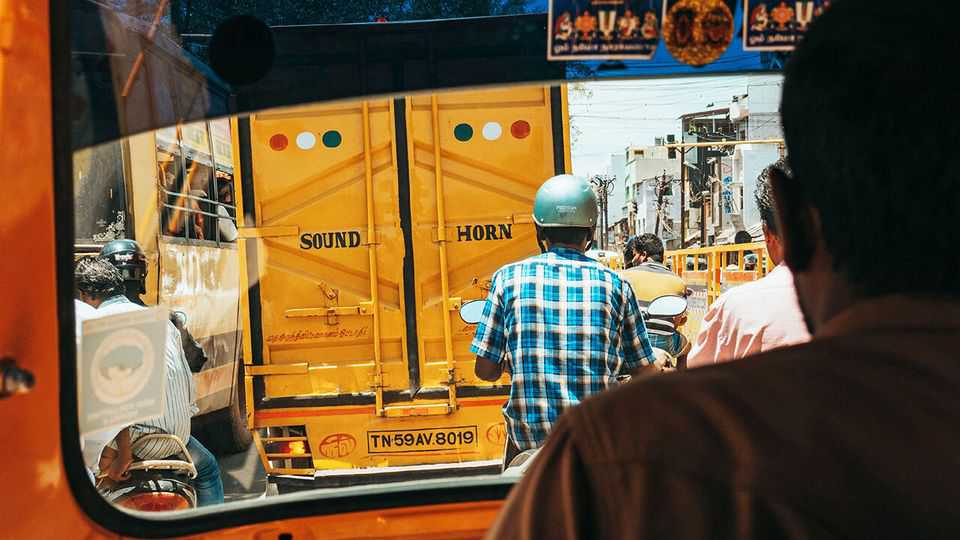 Honking is harming India's health and its economy